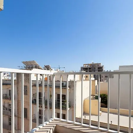Gzira, Apt - Spacious With Super Wifi & Ac By 360 Estates