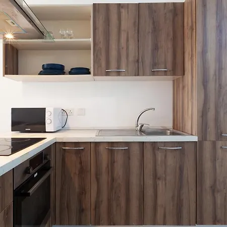Gzira, Apt - Spacious With Super Wifi & Ac By 360 Estates *