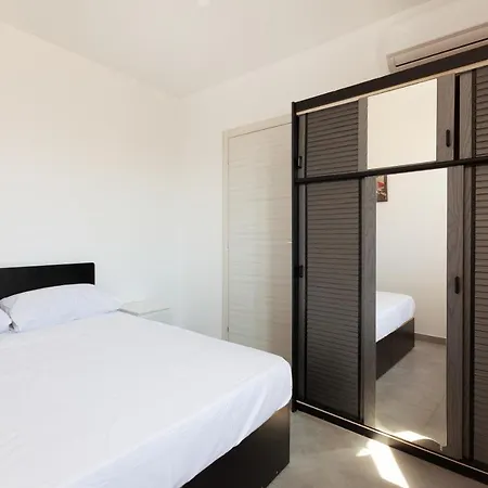 Gzira, Apt - Spacious With Super Wifi & Ac By 360 Estates Apartamento